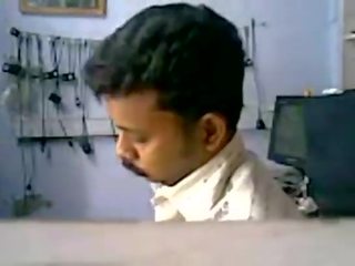 Tamil obec dievča porno s šéf v mobile obchod
