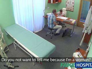 Fakehospital potilas antaa hänen extraordinary ruskeaverikkö sairaanhoitaja kerma piirakka