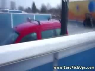 Vyzdvihnúť hore euro autobus umývanie divinity fucks v verejnosť