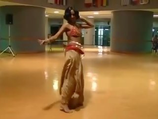 Andrilisa barriga dancing- middle eastern noite