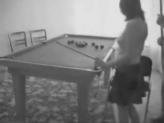 Xxx incondicional adulto vídeo em billiard quarto