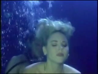 Manhood N. fucks Robyn Foster & Sandy Knight underwater