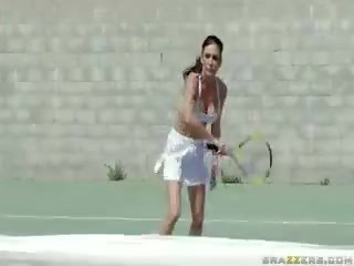 Теніс сиськи