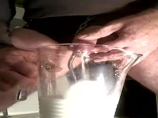 Susu pemasukan dalam zakar/batang dan air mani