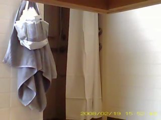 Vakoilusta enticing 19 vuosi vanha mademoiselle showering sisään asuntolavaihtoehdot kylpyhuone