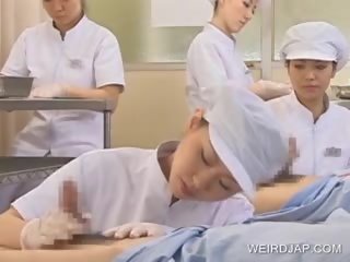 Japonais infirmière siphonage foutre dehors de excité arbre