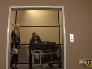 Amateur amazing blonde whore doing blowjob and gets fucked on the lift