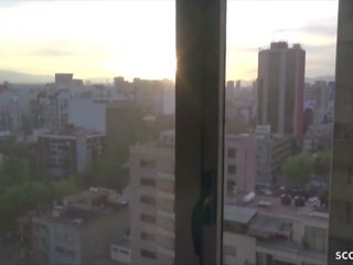 Anala fisting och fan för tyska tonårs vid hotell fönster