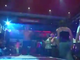 Meisjes geneukt op een partij door strippers, x nominale film dc