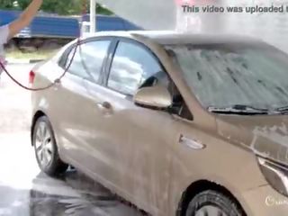 Pubblico nuda carwash