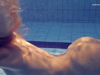 Elena proklova bajo el agua rubia nena, hd adulto película b4