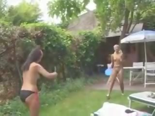 Dva dekleta zgoraj brez tenis, brezplačno twitter dekleta x ocenjeno video video 8f