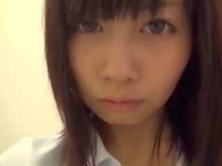 Asiática adolescente en yo disparo vídeo tiene excelente orgasmo