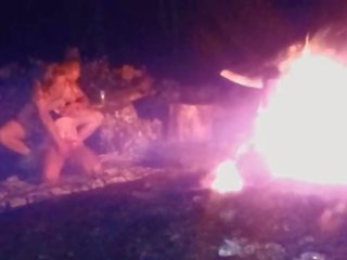 Sent natt bonfire knulling
