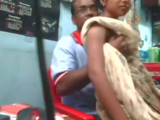 इंडियन देसी युवा महिला गड़बड़ द्वारा पड़ोसी अंकल इनसाइड दुकान