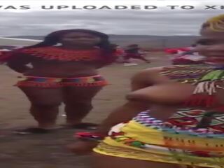 Barmfager south afrikansk jenter singing og dansing toppløs