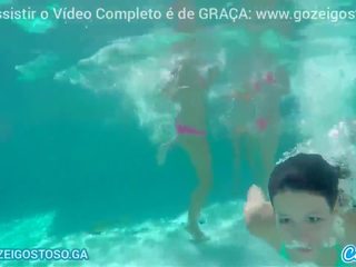 Bốn cô gái tại một hồ bơi bên chỉ putaria, x xếp hạng video quay phim 6b